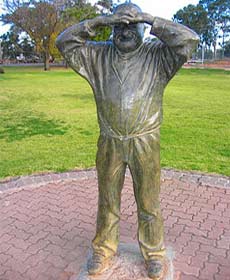 Possum Statue - Lightning Ridge Tourism 1