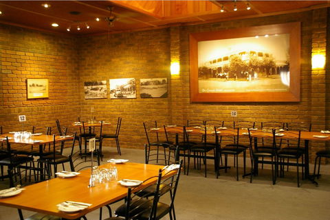 Crown Hotel Wentworth - Lightning Ridge Tourism 4