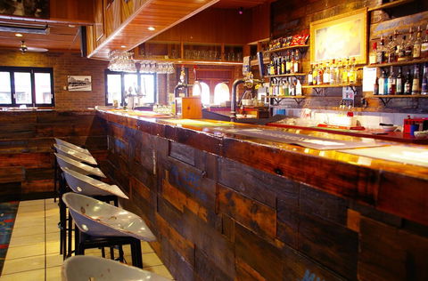 Crown Hotel Wentworth - Lightning Ridge Tourism 5