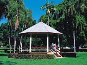 Lissner Park - Lightning Ridge Tourism 0