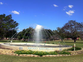 Lissner Park - Lightning Ridge Tourism 1