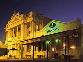 The World Theatre - Lightning Ridge Tourism 0