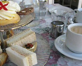 Afternoon Tea At Burnett House - Lightning Ridge Tourism 2