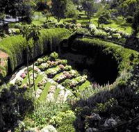 Umpherston Sinkhole - Lightning Ridge Tourism