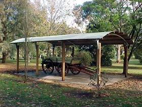 Umpherston Sinkhole - Lightning Ridge Tourism 2