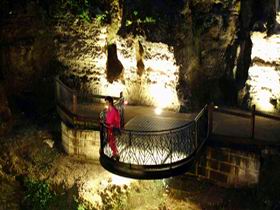 Cave Gardens - Lightning Ridge Tourism 1