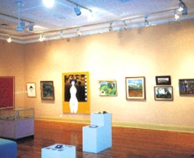 Griffith Regional Art Gallery - Lightning Ridge Tourism 0