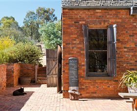 Sally's Paddock At Redbank Winery - Lightning Ridge Tourism 1