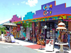 Colour Me Crazy - Lightning Ridge Tourism 0