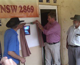 Peak Hill FM Community Radio Station - Lightning Ridge Tourism 1