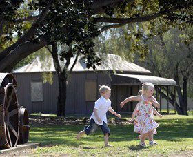 Mary Brand Park - Lightning Ridge Tourism 0