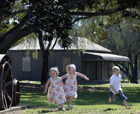Mary Brand Park - Lightning Ridge Tourism 3