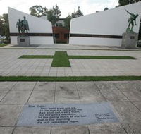 Shepparton Cenotaph - Lightning Ridge Tourism