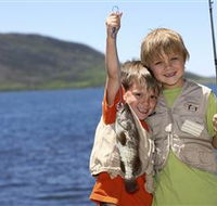 Fishing on Keswick Island - Lightning Ridge Tourism