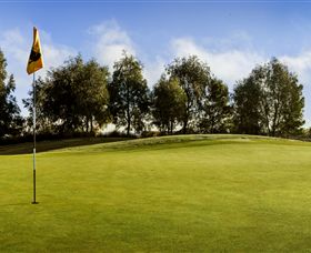 Black Bull Golf Club - Lightning Ridge Tourism 1