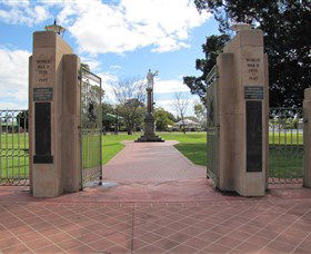 Goondiwindi War Memorial - Lightning Ridge Tourism 0