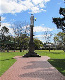 Goondiwindi War Memorial - Lightning Ridge Tourism 1