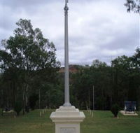 The Coronation Lamp Memorial - Lightning Ridge Tourism
