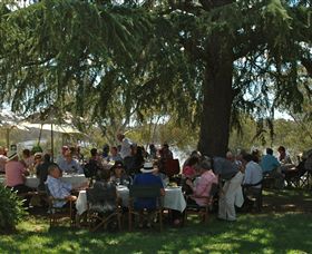 Lake Moodemere Estate - Lightning Ridge Tourism 2