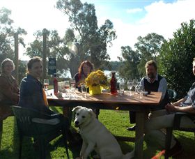 Lake Moodemere Estate - Lightning Ridge Tourism 4
