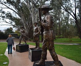 VC Memorial Park - Honouring Our Heroes - Lightning Ridge Tourism 1