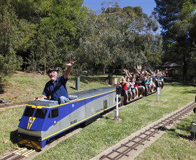 Willans Hill Miniature Railway - Lightning Ridge Tourism 0
