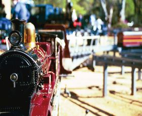 Willans Hill Miniature Railway - Lightning Ridge Tourism 1