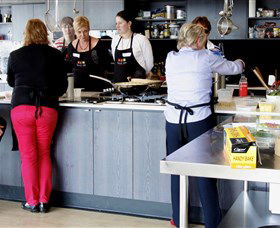 Food I Am Cooking School - Lightning Ridge Tourism 3