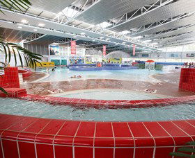 Oasis Regional Aquatic Centre - Lightning Ridge Tourism 0