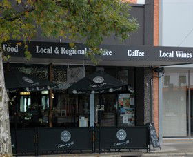 Rustik Cafe' Wine Bar - Lightning Ridge Tourism 0