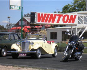 Rustik Cafe' Wine Bar - Lightning Ridge Tourism 4