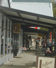 The Coffee Store @ Rambling Rose - Lightning Ridge Tourism 0