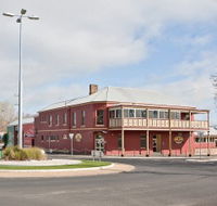 Kellys Rugby Hotel and Bottle Shop - Lightning Ridge Tourism