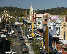 Monument Hill - Lightning Ridge Tourism 1