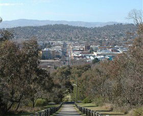 Monument Hill - Lightning Ridge Tourism 3