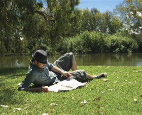 Albury - Murray River Precinct - Lightning Ridge Tourism 1