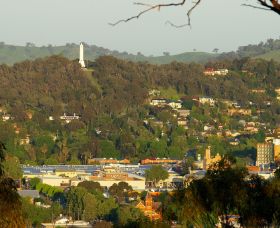 Eastern Hill Rotary Lookout - Lightning Ridge Tourism 0