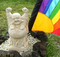 Hugs Across The Cosmos - Lightning Ridge Tourism