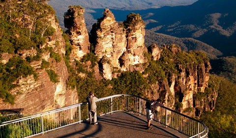 Echo Point Lookout (Three Sisters) - Lightning Ridge Tourism 0
