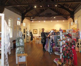 Gallery On Track - Lightning Ridge Tourism 0