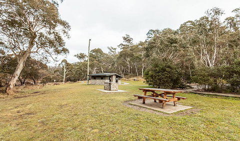 Thredbo River Picnic Area - Lightning Ridge Tourism 0