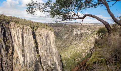Apsley Gorge Rim Walking Track - Lightning Ridge Tourism 0