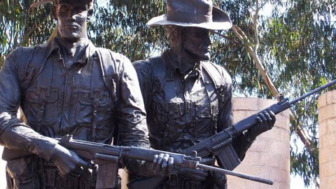 ANZAC Parade - Lightning Ridge Tourism 1