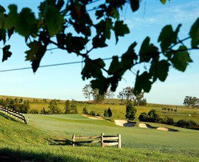 Vintage Golf Club - Lightning Ridge Tourism 1