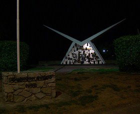 Southern Cloud Memorial - Lightning Ridge Tourism 1