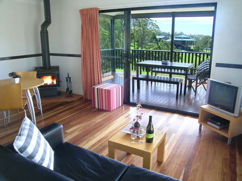 Ocean View Estates Winery And Restaurant - Lightning Ridge Tourism 2