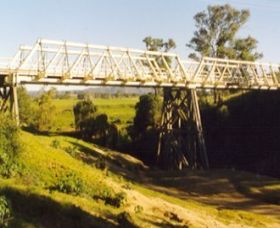 Vacy Bridge Over Paterson River - Lightning Ridge Tourism 0