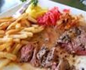 Dungog Memorial Bowling Club - Lightning Ridge Tourism 3