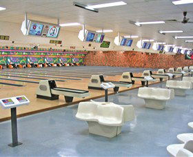 Bateau Bay Ten Pin Bowl - Lightning Ridge Tourism 0