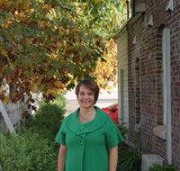 Dianna Porter Acupuncture - Lightning Ridge Tourism